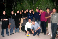 دانشجویان ورودی ۸۱ مهندسی کامپیوتر به همراه زنده یاد آقای صدیفیان
