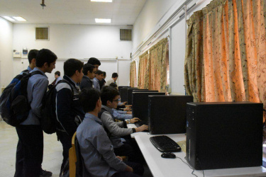 بازدید دانش آموزان از آزمایشگاه های کامپیوتر در تاریخ ۹۶/۱۲/۲۳